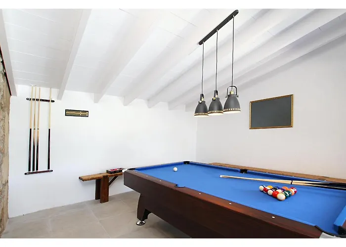 Superb 5 Bedrooms Fiorever Mountainside Views Вилла