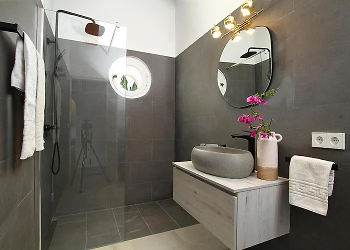 Вилла Superb 5 Bedrooms Fiorever Mountainside Views Польенса