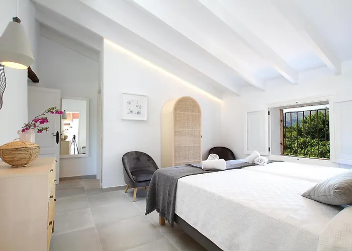 Вилла Superb 5 Bedrooms Fiorever Mountainside Views Польенса