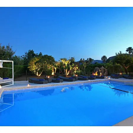 Superb 5 Bedrooms Fiorever Mountainside Views Pool Table