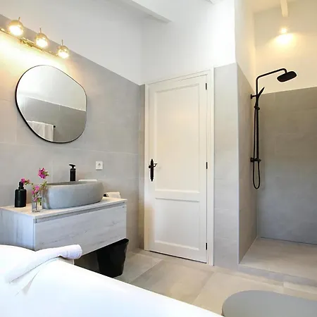 Superb 5 Bedrooms Fiorever Mountainside Views Villa