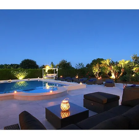 别墅 Superb 5 Bedrooms Fiorever Mountainside Views 波连斯萨